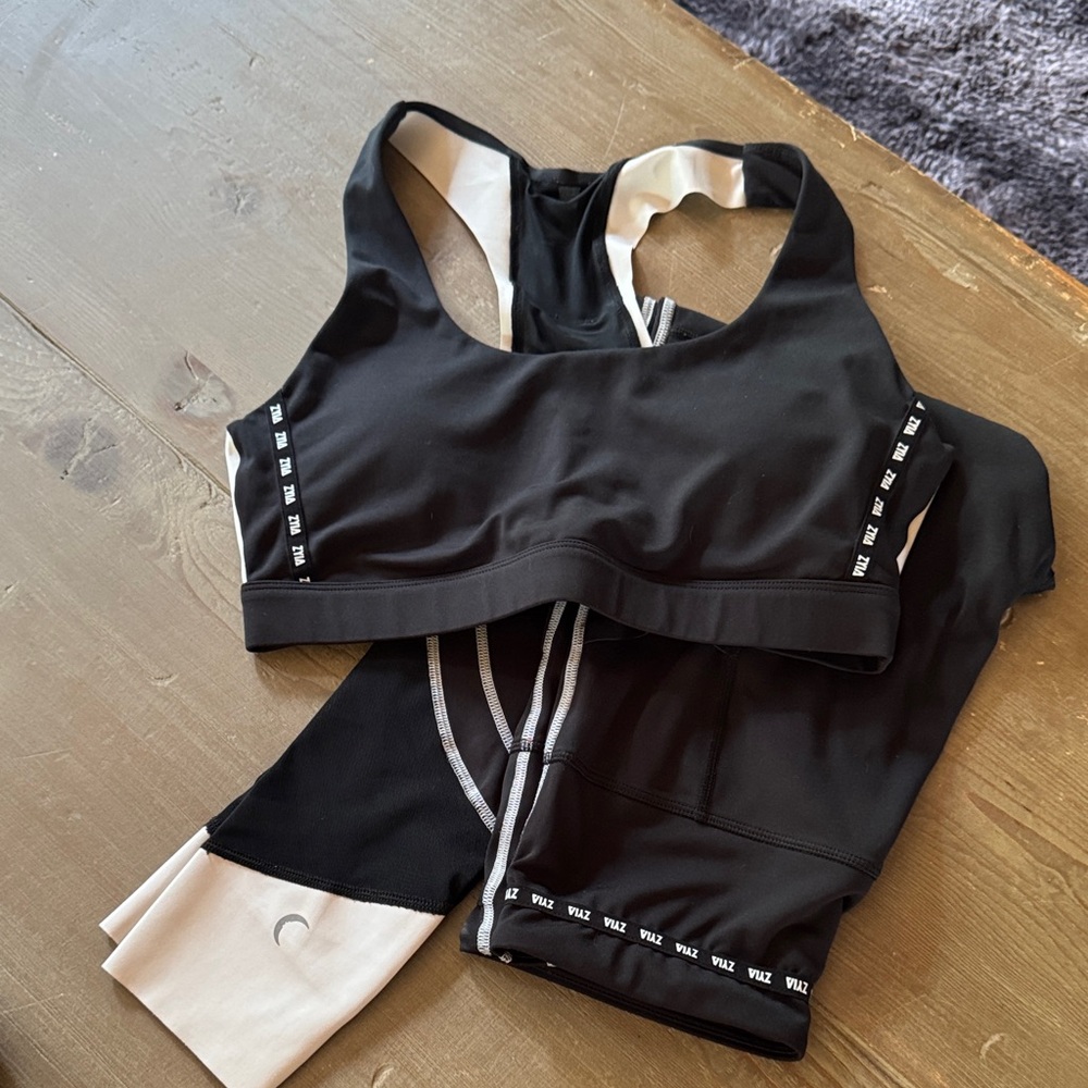 ZYIA Black and White Sports Bra and Leggings Set.  Like new
